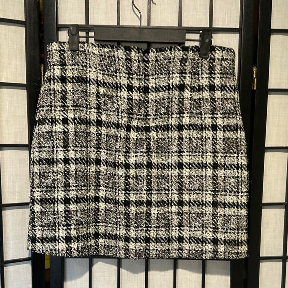 Chic Plaid Mini Skirt in Black and White Lined EUC - Picture 3 of 6
